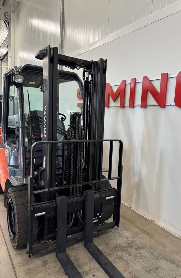 Toyota 10949 06-8FG30F - Gasstruck: bilde 4 Toyota 10949 06-8FG30F - Gasstruck: bilde 4