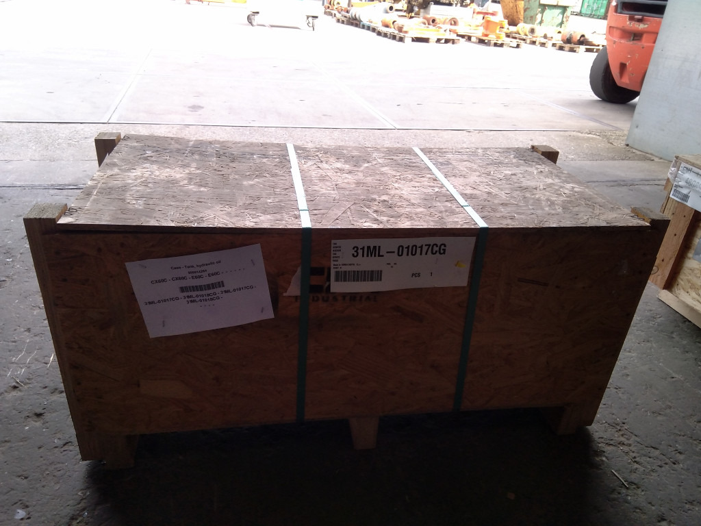 Case 31ML-01017CG - 31ML-01018CG - Hydraulisk tank for Bygg og anlegg: bilde 2 Case 31ML-01017CG - 31ML-01018CG - Hydraulisk tank for Bygg og anlegg: bilde 2