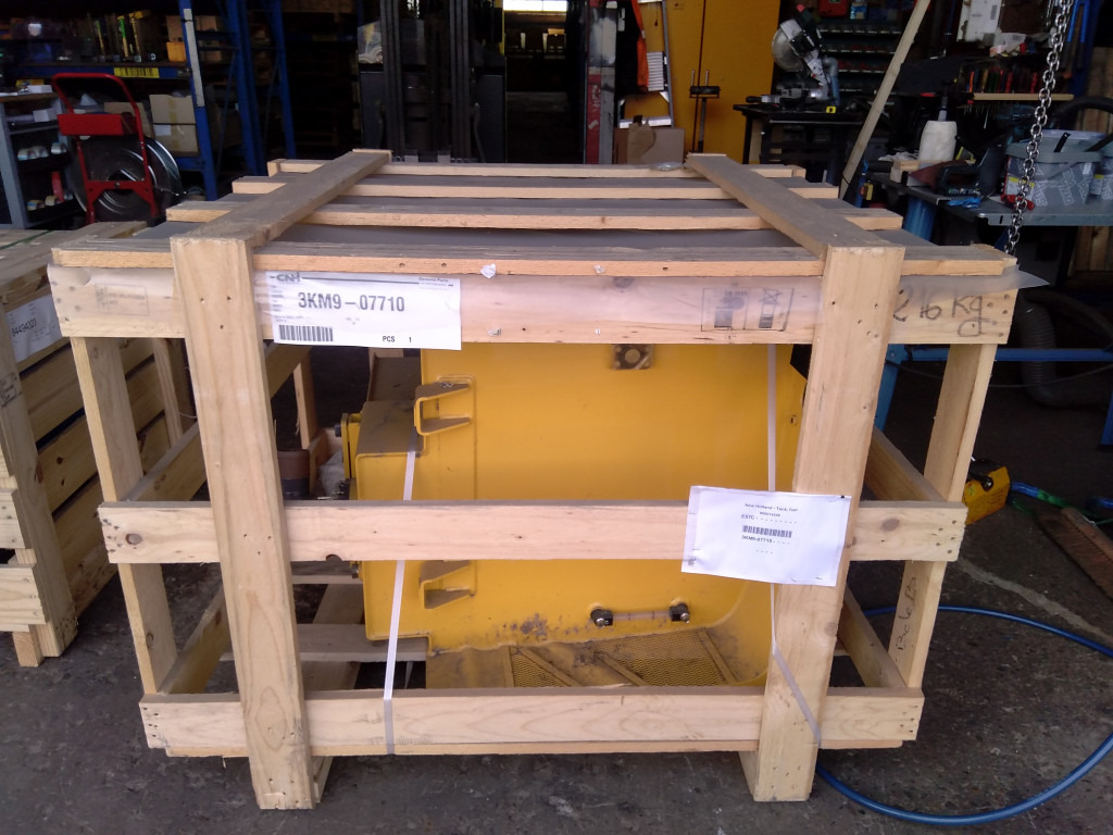 New Holland 3KM9-07710 - Drivstofftank for Bygg og anlegg: bilde 2 New Holland 3KM9-07710 - Drivstofftank for Bygg og anlegg: bilde 2