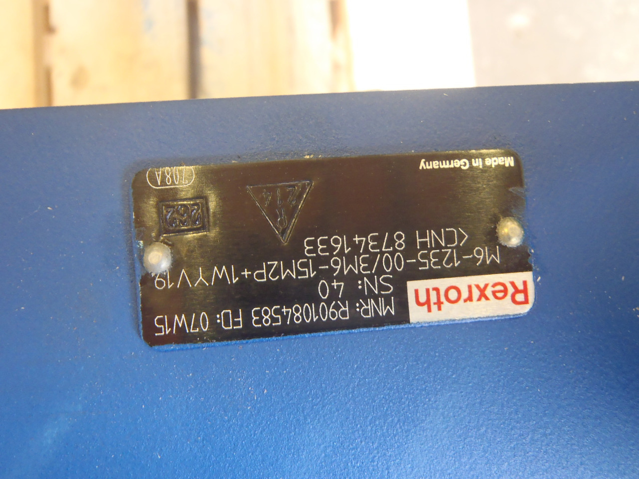 New Holland 87341633 - Hydraulisk ventil for Bygg og anlegg: bilde 1 New Holland 87341633 - Hydraulisk ventil for Bygg og anlegg: bilde 1