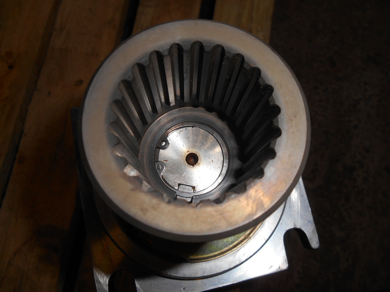 New Holland ND103371 - 1498625 - Hydraulisk pumpe for Bygg og anlegg: bilde 4 New Holland ND103371 - 1498625 - Hydraulisk pumpe for Bygg og anlegg: bilde 4