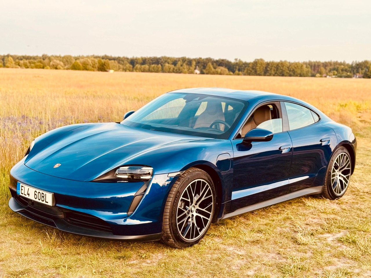 Porsche Taycan CR - Coupé: bilde 1 Porsche Taycan CR - Coupé: bilde 1