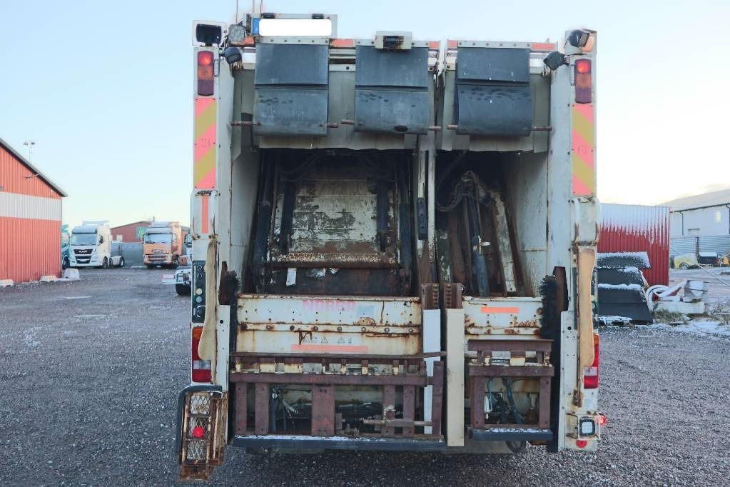 Scania P94DB4X2LA230 Serie 4967 - Søppelbil: bilde 5 Scania P94DB4X2LA230 Serie 4967 - Søppelbil: bilde 5