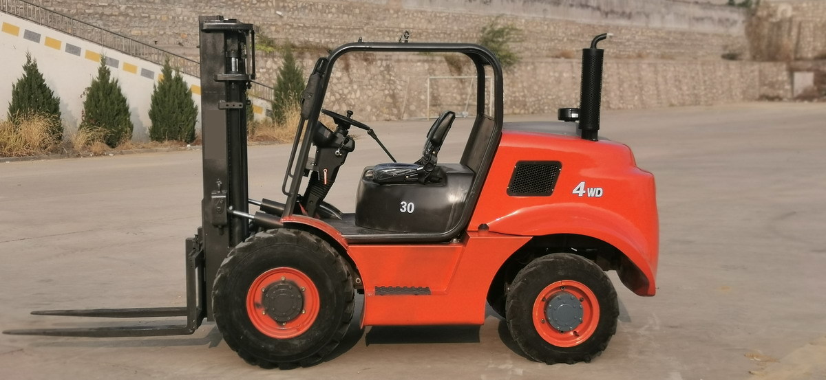 QINGDAO PROMISING 3T 4WD Rough Terrain Forklift CPCD30 - Terrenggående gaffeltruck: bilde 2 QINGDAO PROMISING 3T 4WD Rough Terrain Forklift CPCD30 - Terrenggående gaffeltruck: bilde 2