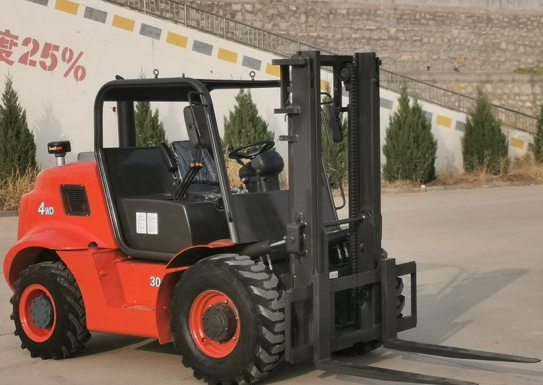 QINGDAO PROMISING 3T 4WD Rough Terrain Forklift CPCD30 - Terrenggående gaffeltruck: bilde 1 QINGDAO PROMISING 3T 4WD Rough Terrain Forklift CPCD30 - Terrenggående gaffeltruck: bilde 1
