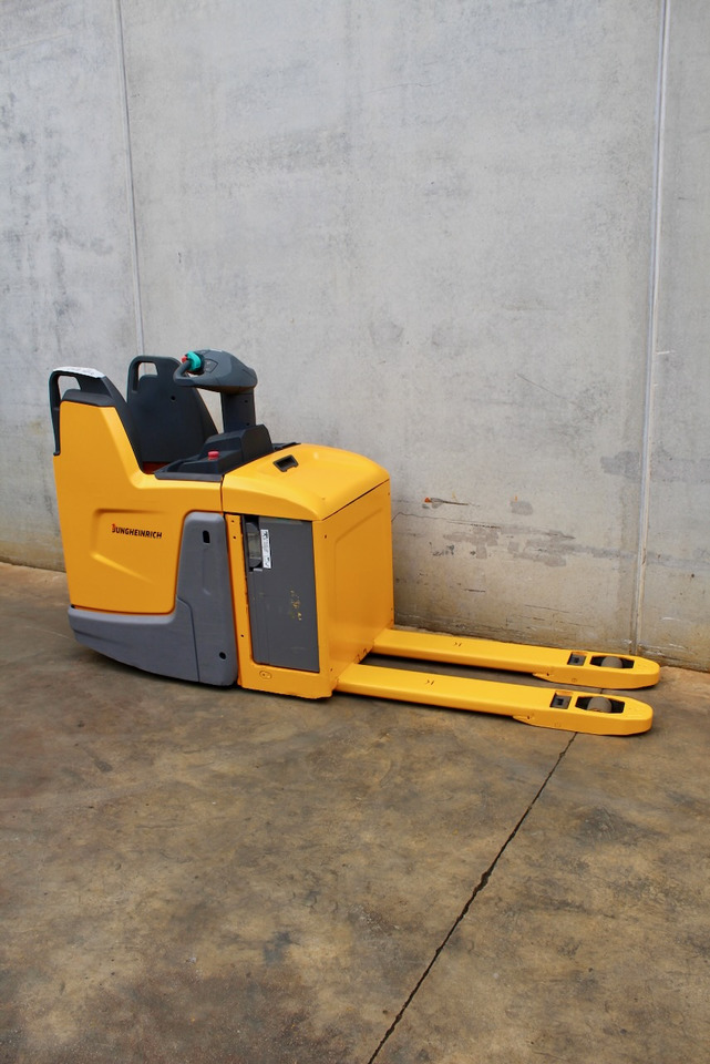 Jungheinrich ERE 225 LI-ION - Lavtløftende truck: bilde 4 Jungheinrich ERE 225 LI-ION - Lavtløftende truck: bilde 4