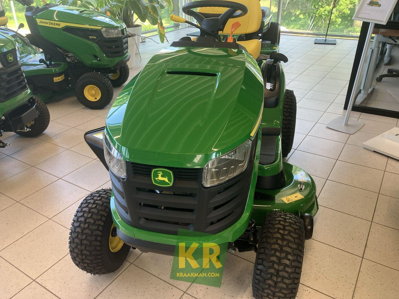 John Deere X127 - Gressklipper: bilde 3 John Deere X127 - Gressklipper: bilde 3
