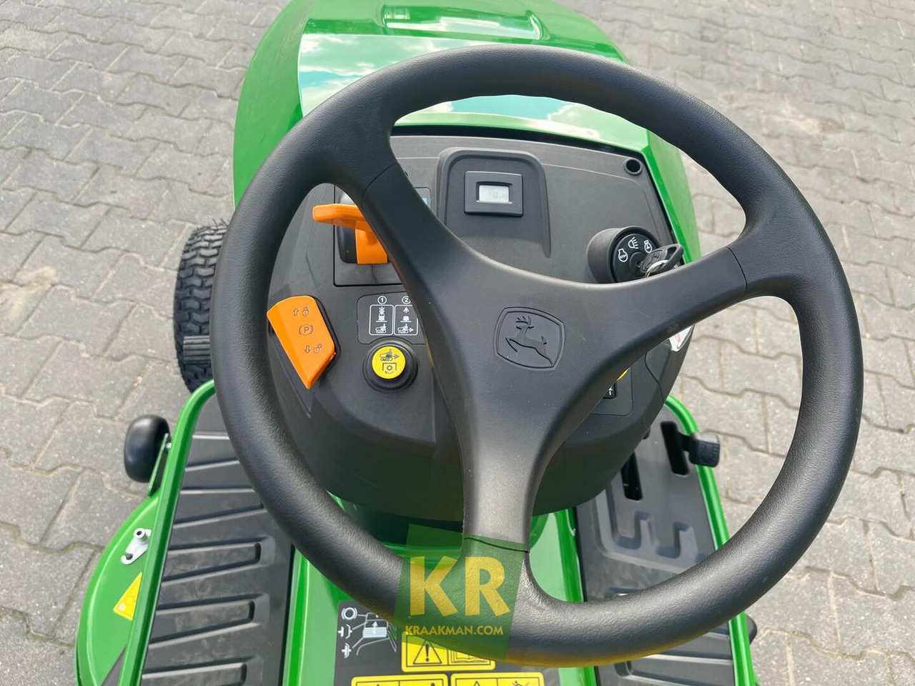 John Deere X167R - Gressklipper: bilde 2 John Deere X167R - Gressklipper: bilde 2