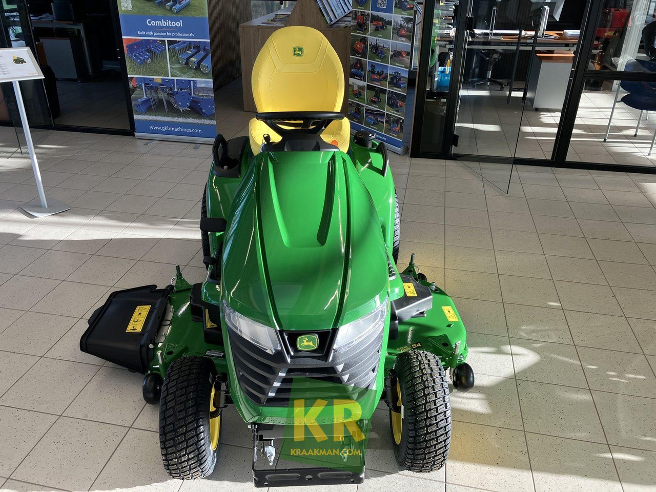 John Deere X590 - Gressklipper: bilde 4 John Deere X590 - Gressklipper: bilde 4