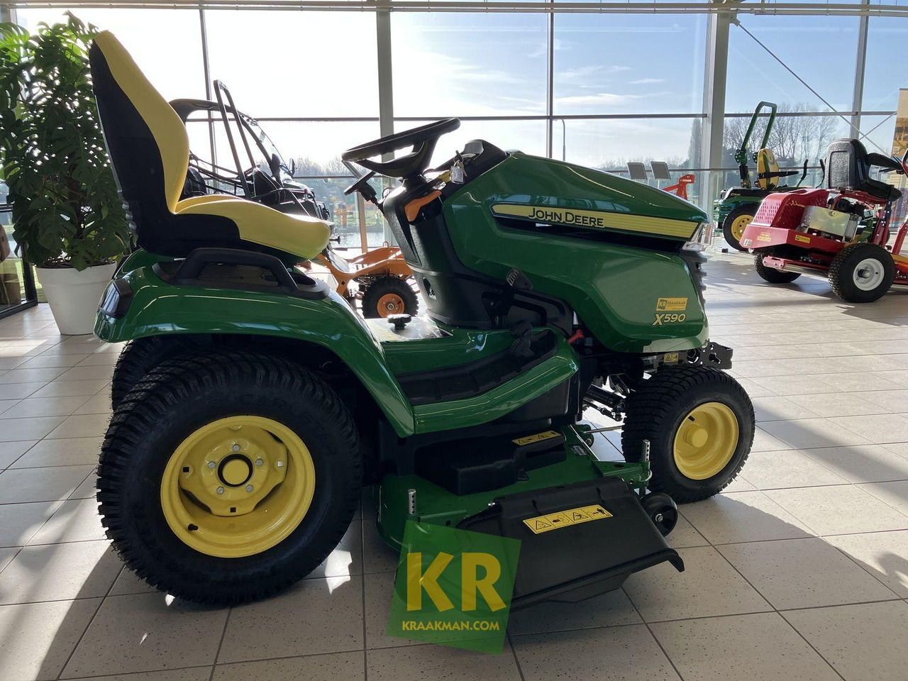 John Deere X590 - Gressklipper: bilde 5 John Deere X590 - Gressklipper: bilde 5