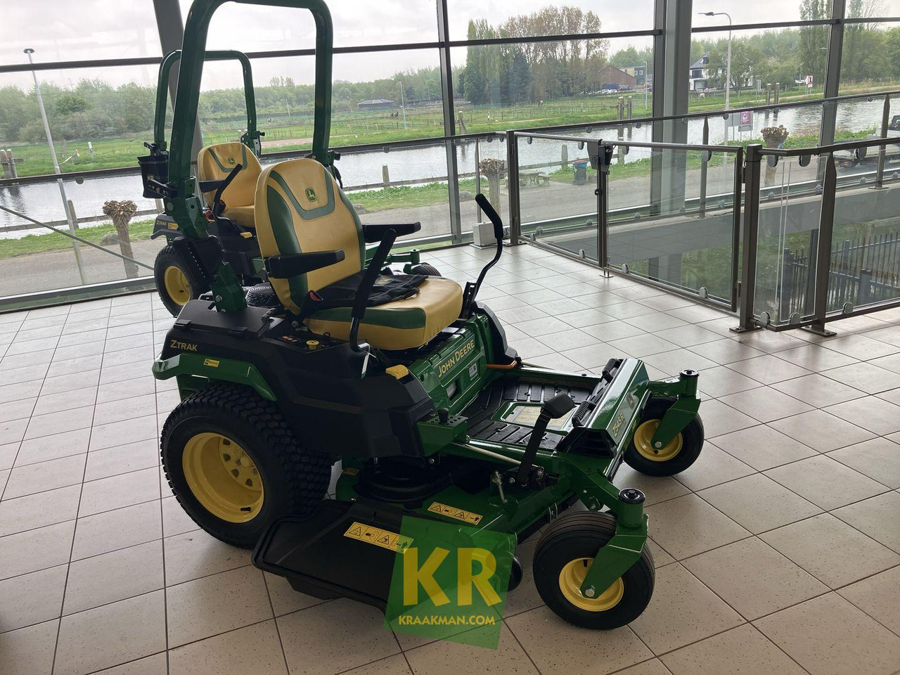 John Deere Z545R - Gressklipper: bilde 1 John Deere Z545R - Gressklipper: bilde 1