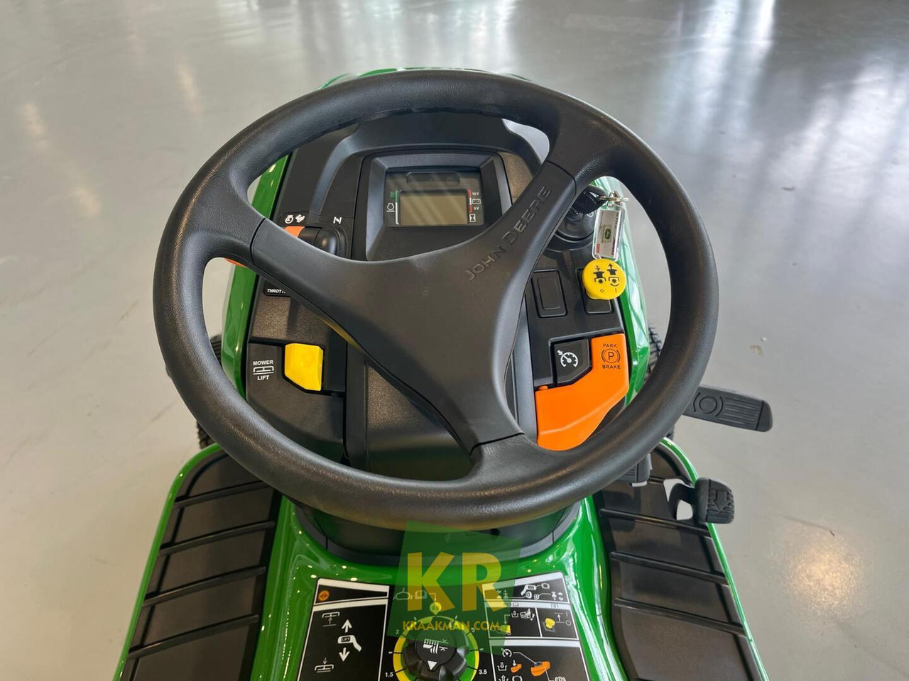 X380 John Deere - Gressklipper: bilde 1 X380 John Deere - Gressklipper: bilde 1