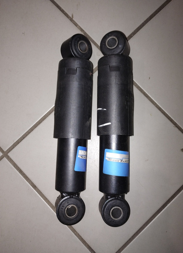 AMORTYZATOR KABINY 106323 SACHS 6733170203 6733170303 MERCEDES 814 817 1114 1117 1314 LK/LN2 - Førerhusfjæring: bilde 1 AMORTYZATOR KABINY 106323 SACHS 6733170203 6733170303 MERCEDES 814 817 1114 1117 1314 LK/LN2 - Førerhusfjæring: bilde 1