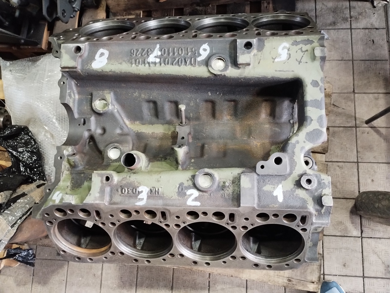 BLOK SILNIKA Mercedes OM 402 V8 - Sylinderblokk for Lastebil: bilde 2 BLOK SILNIKA Mercedes OM 402 V8 - Sylinderblokk for Lastebil: bilde 2