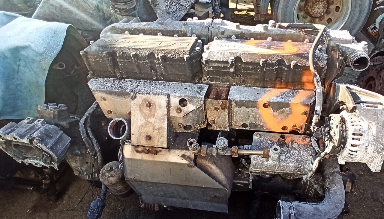 DAF 2 x CF 75 310 PE228 C - Motor og deler for Lastebil: bilde 2 DAF 2 x CF 75 310 PE228 C - Motor og deler for Lastebil: bilde 2