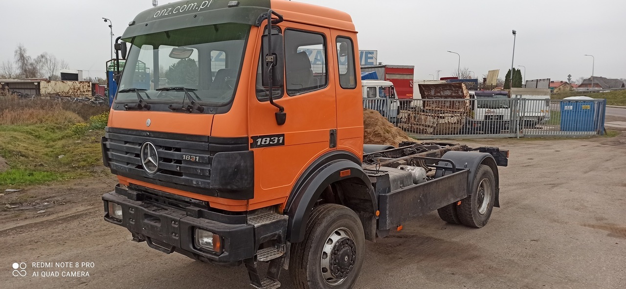 Chassis lastebil MERCEDES-BENZ 1831 SK 4X4: bilde 1
