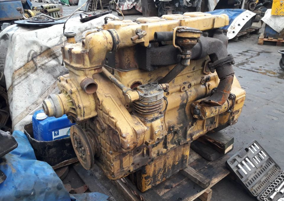 OBUDOWA ROZRZĄDU LIEBHERR D904 D 904 NA 904 T CZĘŚCI WAŁ KORBOWY GŁOWICA TŁOK - Motor og deler for Bygg og anlegg: bilde 1 OBUDOWA ROZRZĄDU LIEBHERR D904 D 904 NA 904 T CZĘŚCI WAŁ KORBOWY GŁOWICA TŁOK - Motor og deler for Bygg og anlegg: bilde 1