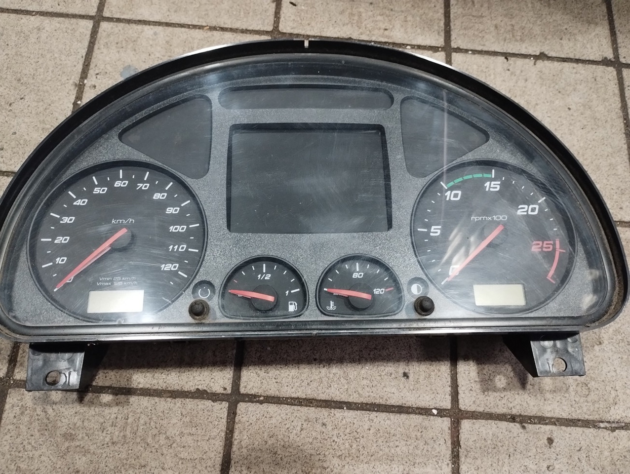 ZEGAR LICZNIK IVECO STRALIS HI-WAY E6 5801721169 - Fartsskriver: bilde 1 ZEGAR LICZNIK IVECO STRALIS HI-WAY E6 5801721169 - Fartsskriver: bilde 1