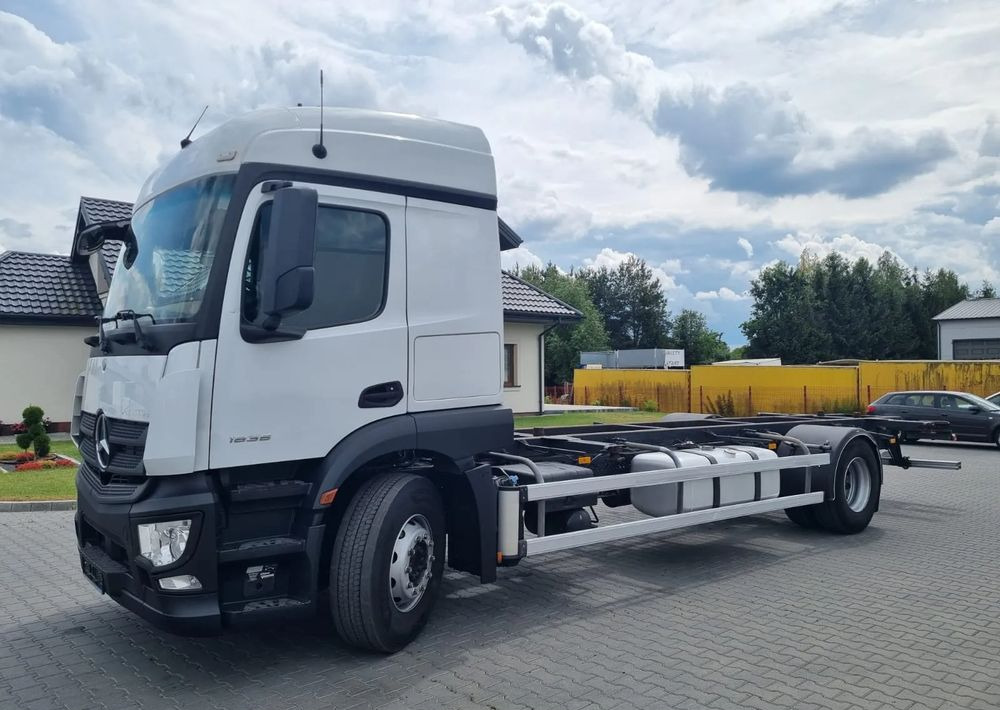 Mercedes-Benz Actros 1836 - Kapellbil: bilde 1 Mercedes-Benz Actros 1836 - Kapellbil: bilde 1