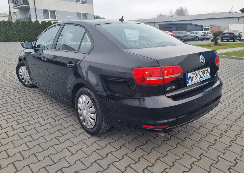 Volkswagen Jetta 2.0 TDI DPF BMT Trendline - Sedan: bilde 3 Volkswagen Jetta 2.0 TDI DPF BMT Trendline - Sedan: bilde 3
