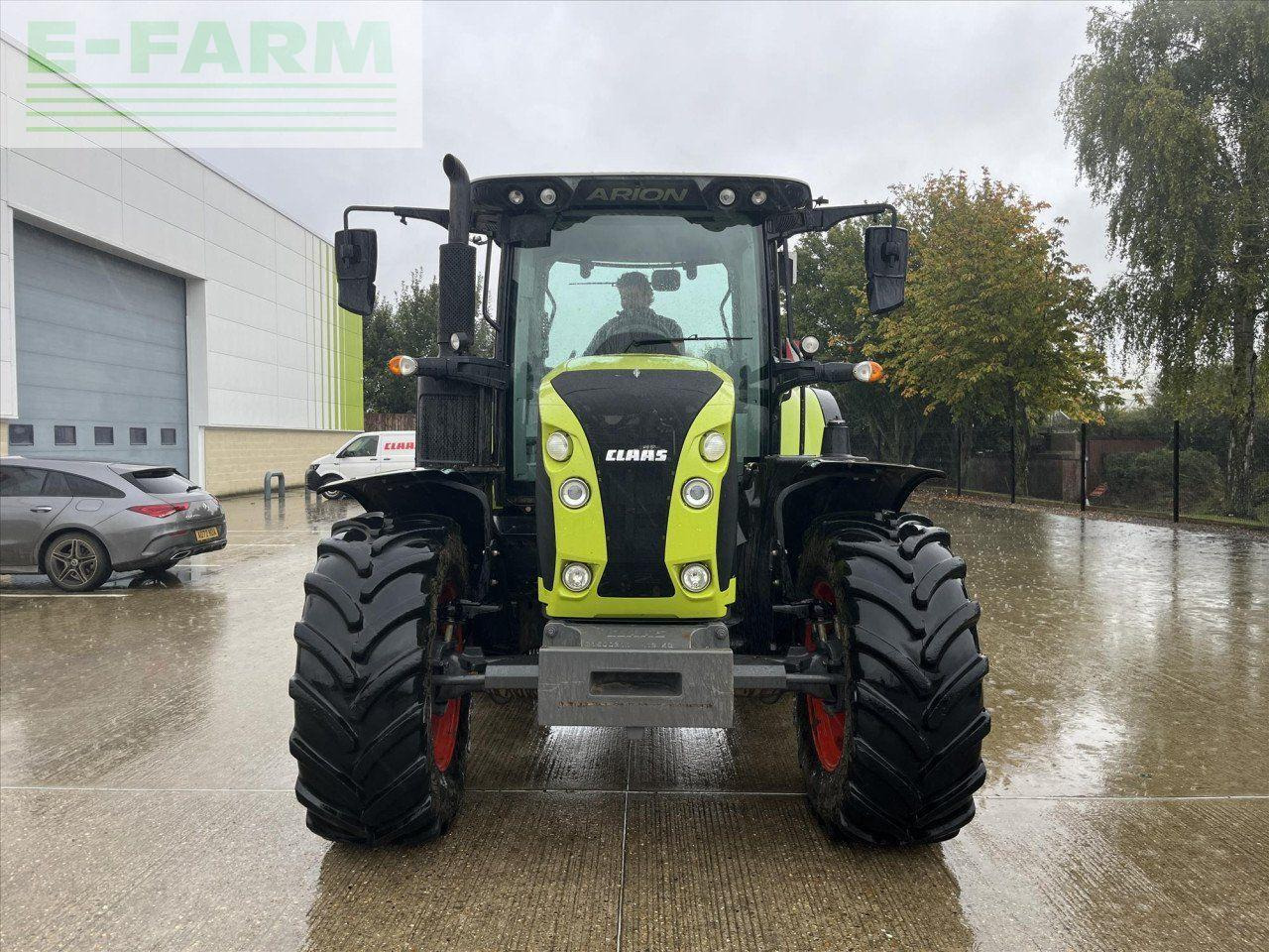 CLAAS ARION 530 - Traktor: bilde 2 CLAAS ARION 530 - Traktor: bilde 2