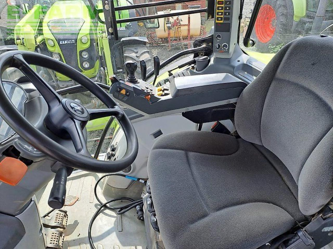 CLAAS arion 530 cis CIS - Traktor: bilde 5 CLAAS arion 530 cis CIS - Traktor: bilde 5