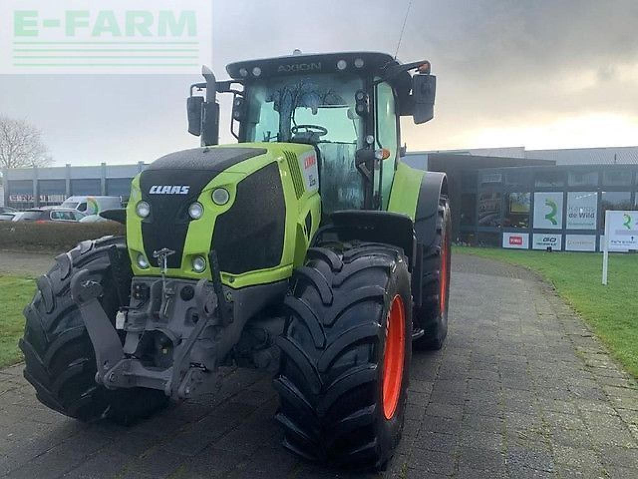 CLAAS axion 810 cis+ - Traktor: bilde 2 CLAAS axion 810 cis+ - Traktor: bilde 2