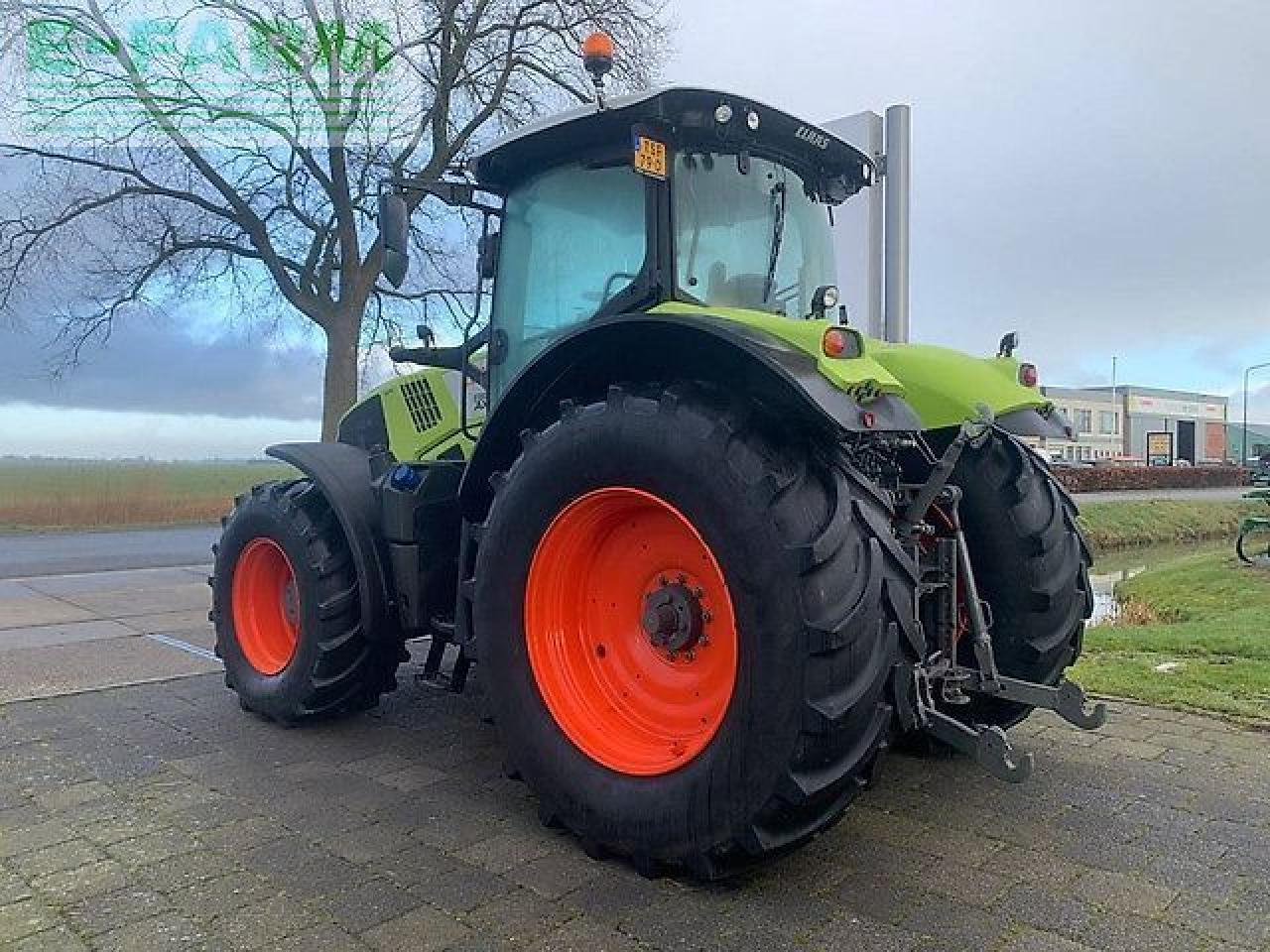 CLAAS axion 810 cis+ - Traktor: bilde 5 CLAAS axion 810 cis+ - Traktor: bilde 5