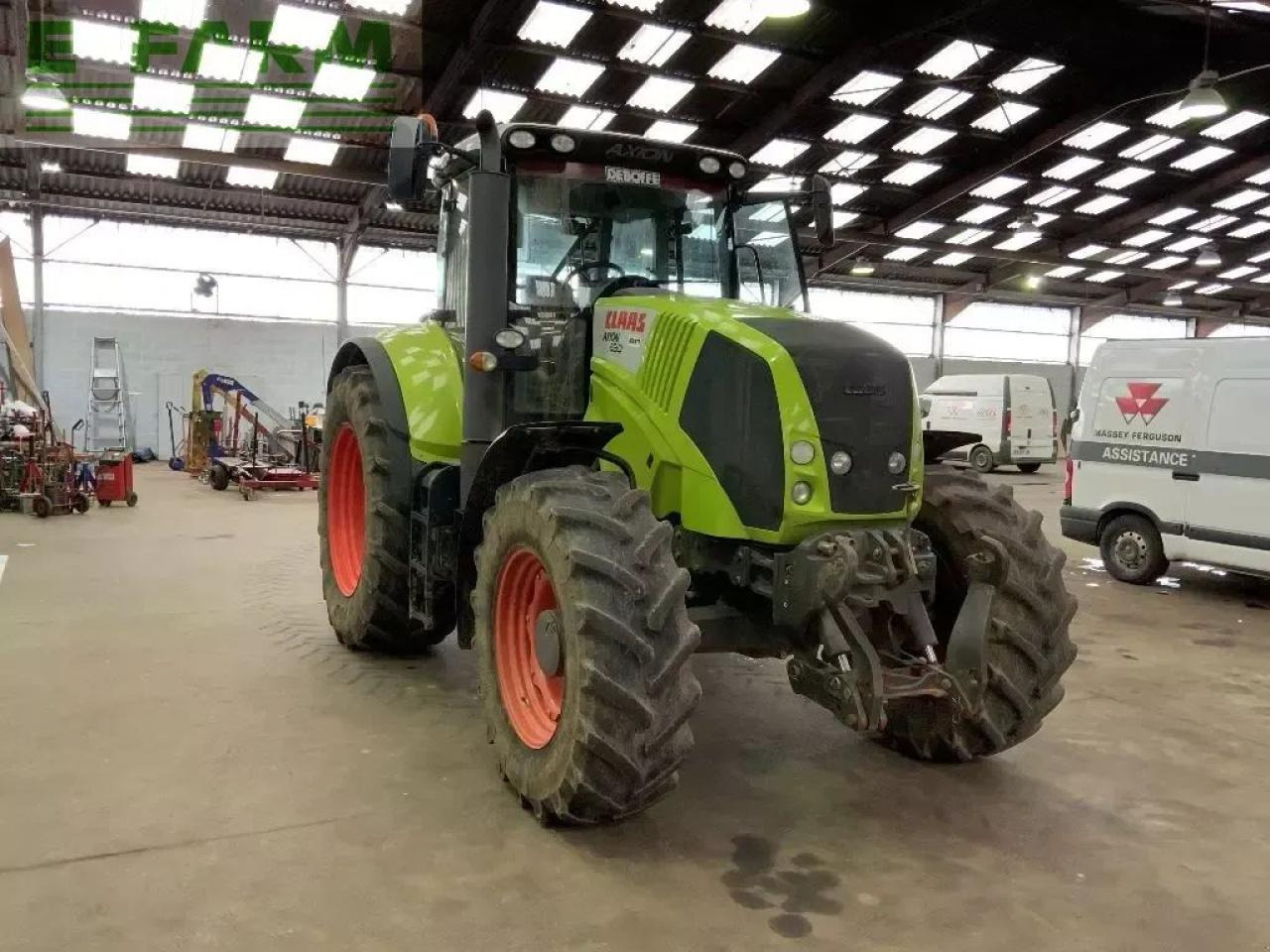 CLAAS axion 820 - Traktor: bilde 1 CLAAS axion 820 - Traktor: bilde 1