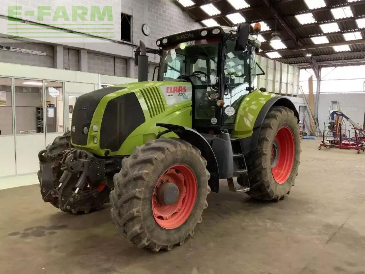 CLAAS axion 820 - Traktor: bilde 2 CLAAS axion 820 - Traktor: bilde 2