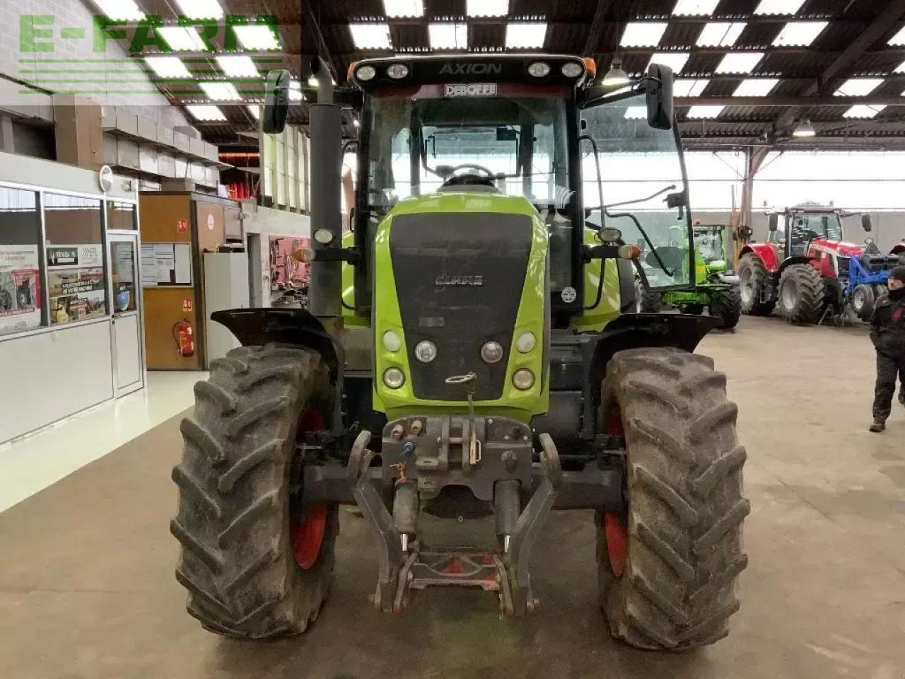 CLAAS axion 820 - Traktor: bilde 3 CLAAS axion 820 - Traktor: bilde 3
