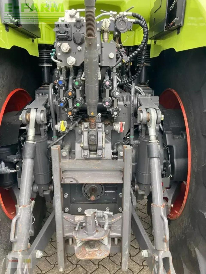 CLAAS axion 950 cmatic - Traktor: bilde 4 CLAAS axion 950 cmatic - Traktor: bilde 4