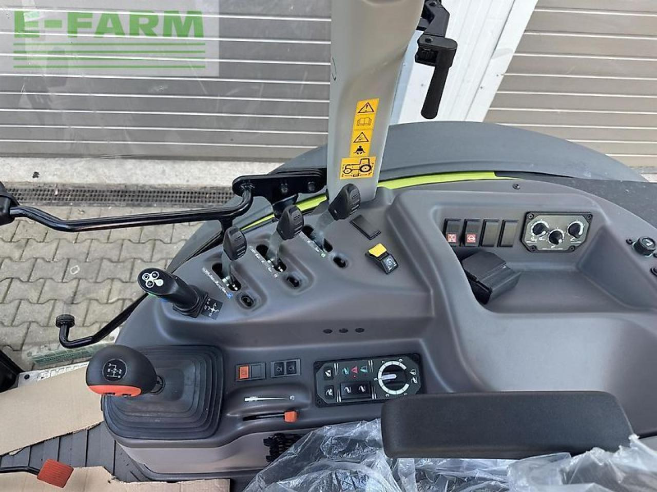 CLAAS axos 240 advanced + mx a106 - Traktor: bilde 5 CLAAS axos 240 advanced + mx a106 - Traktor: bilde 5