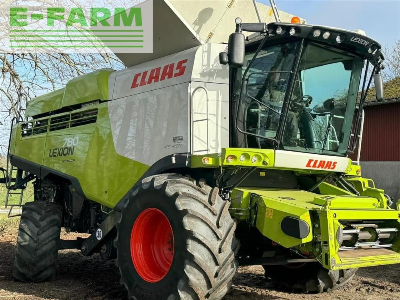 CLAAS lexion 780 der medfølger 12.30 vario bord & 4 hjuls styret skærbodsvogn m/bremser - Skurtresker: bilde 2 CLAAS lexion 780 der medfølger 12.30 vario bord & 4 hjuls styret skærbodsvogn m/bremser - Skurtresker: bilde 2