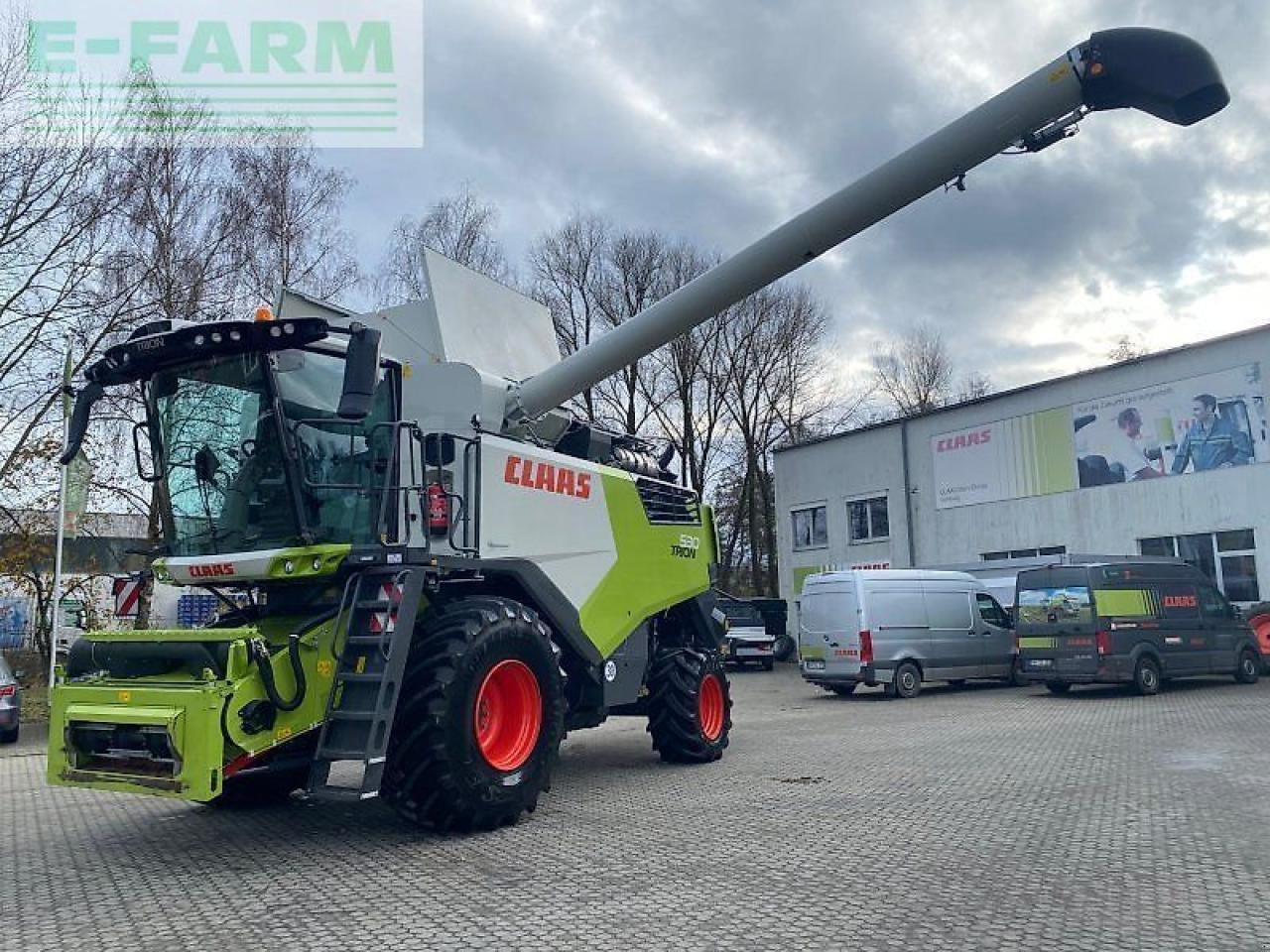 CLAAS trion 530 mit vario 680 - Skurtresker: bilde 2 CLAAS trion 530 mit vario 680 - Skurtresker: bilde 2