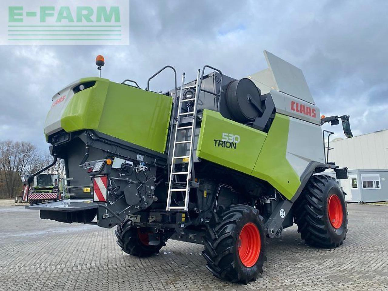 CLAAS trion 530 mit vario 680 - Skurtresker: bilde 4 CLAAS trion 530 mit vario 680 - Skurtresker: bilde 4