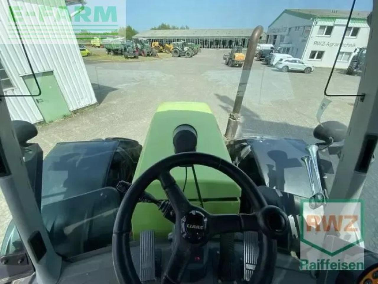 Traktor CLAAS xerion 3300 trac vc TRAC VC: bilde 10