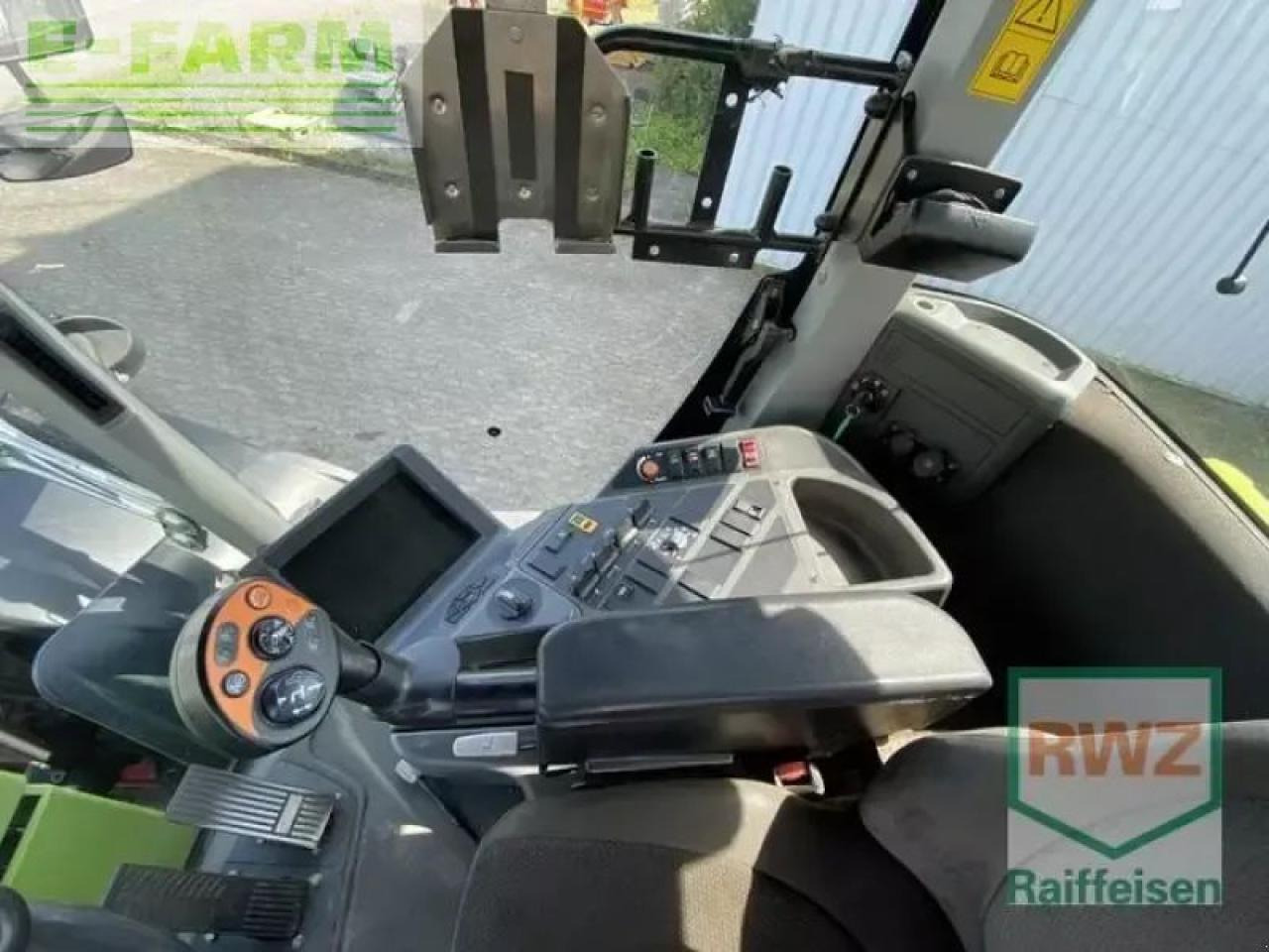 Traktor CLAAS xerion 3300 trac vc TRAC VC: bilde 9
