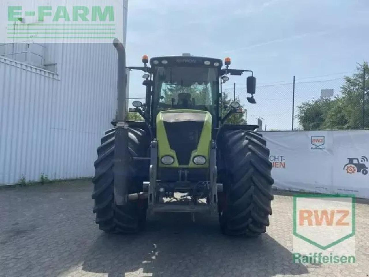 Traktor CLAAS xerion 3300 trac vc TRAC VC: bilde 7