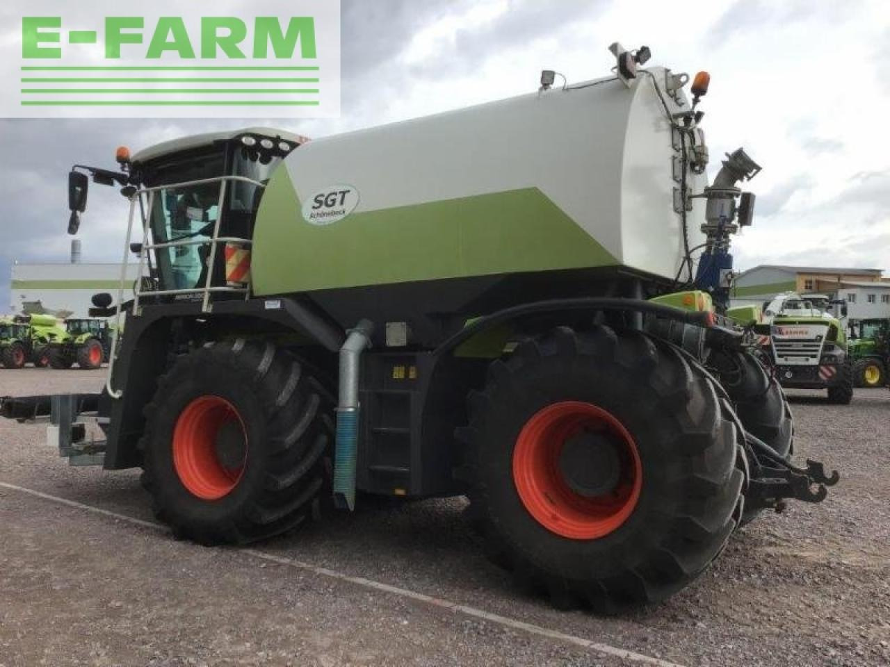 Traktor CLAAS xerion 3800 saddle trac SADDLE TRAC: bilde 6