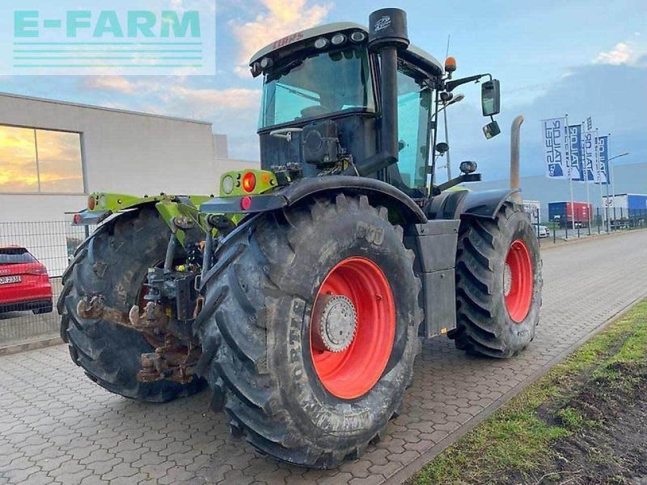 CLAAS xerion 3800 trac TRAC - Traktor: bilde 4 CLAAS xerion 3800 trac TRAC - Traktor: bilde 4