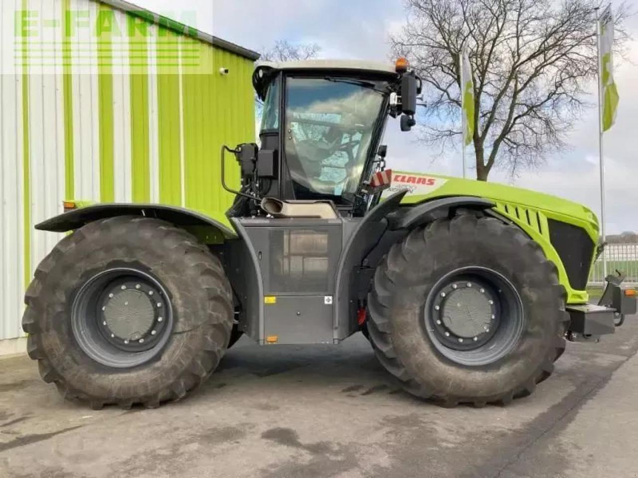 CLAAS xerion 4200 trac vc TRAC VC - Traktor: bilde 4 CLAAS xerion 4200 trac vc TRAC VC - Traktor: bilde 4