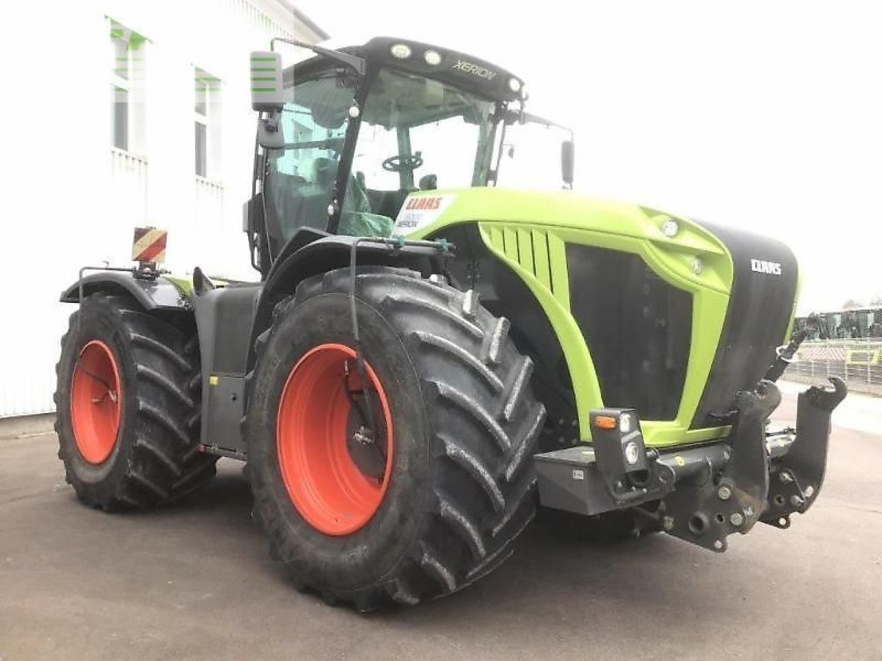 CLAAS xerion 5000 trac - Traktor: bilde 3 CLAAS xerion 5000 trac - Traktor: bilde 3