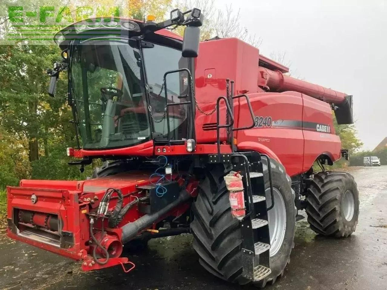 Case-IH axial 8240 - Skurtresker: bilde 1 Case-IH axial 8240 - Skurtresker: bilde 1