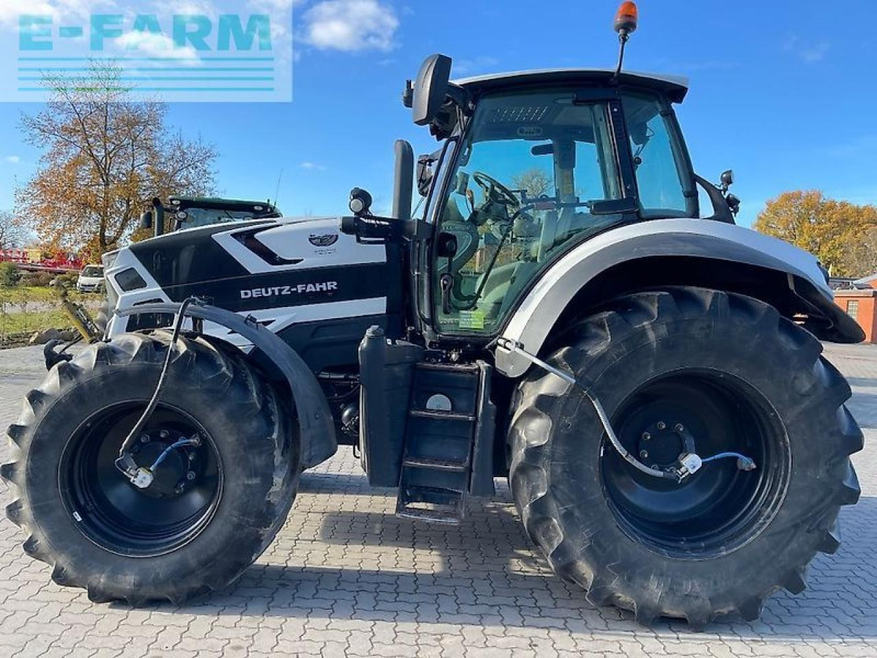 Deutz-Fahr 6215 agrotron ttv TTV - Traktor: bilde 2 Deutz-Fahr 6215 agrotron ttv TTV - Traktor: bilde 2