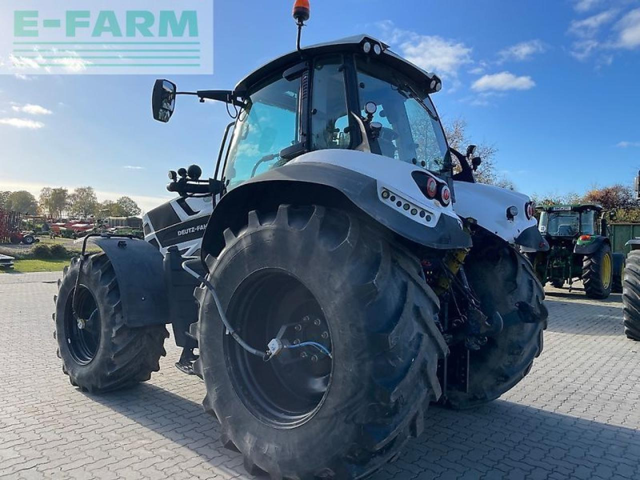 Deutz-Fahr 6215 agrotron ttv TTV - Traktor: bilde 3 Deutz-Fahr 6215 agrotron ttv TTV - Traktor: bilde 3