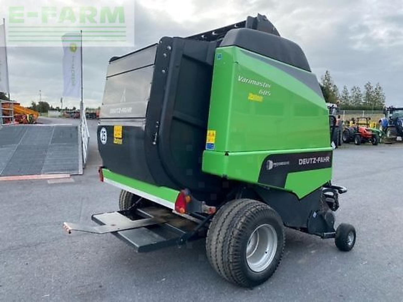 Deutz-Fahr varimaster 685 - Firkantpresse: bilde 3 Deutz-Fahr varimaster 685 - Firkantpresse: bilde 3