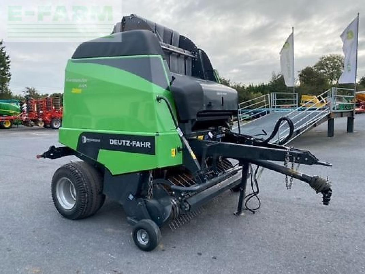 Deutz-Fahr varimaster 685 - Firkantpresse: bilde 2 Deutz-Fahr varimaster 685 - Firkantpresse: bilde 2