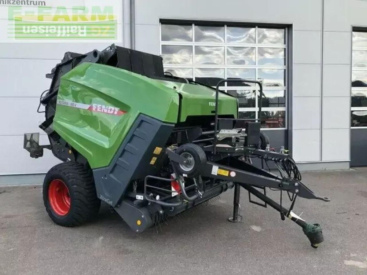 Fendt 180 v - Firkantpresse: bilde 1 Fendt 180 v - Firkantpresse: bilde 1