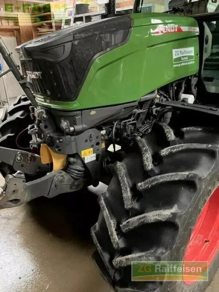 Fendt 211 vario power setting 2 - Traktor: bilde 5 Fendt 211 vario power setting 2 - Traktor: bilde 5